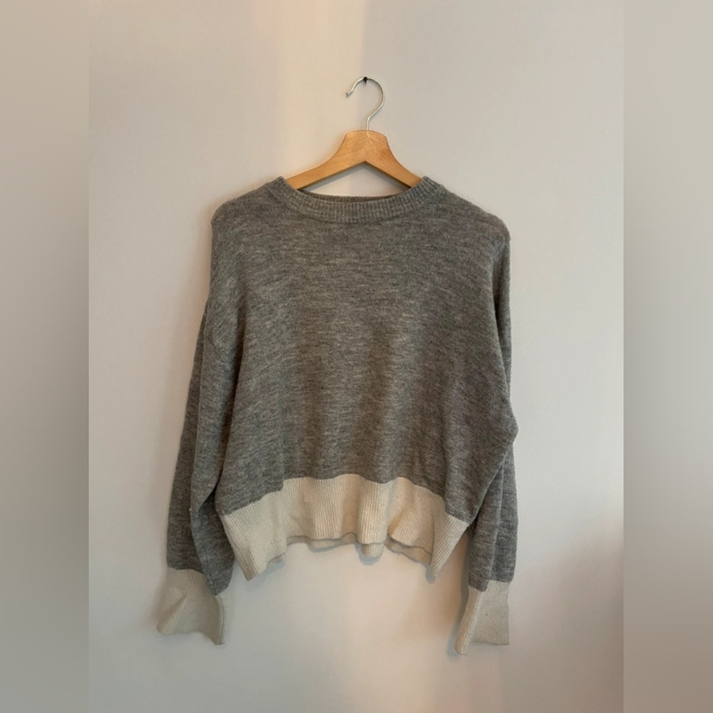 H&M Gray and Cream Crew Neck Sweater